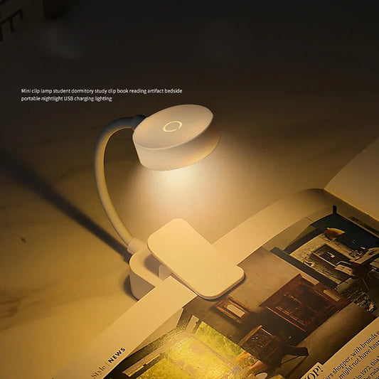 ReadingGlow 360° Clip Light – Compact, Adjustable & Eye-Friendly